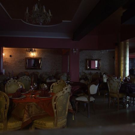 Hotel Royal Zalau Bagian luar foto