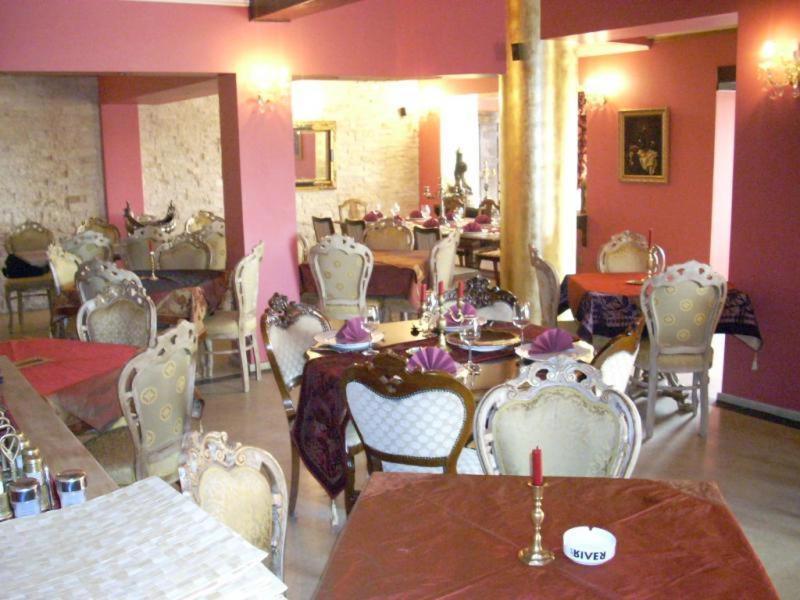 Hotel Royal Zalau Bagian luar foto