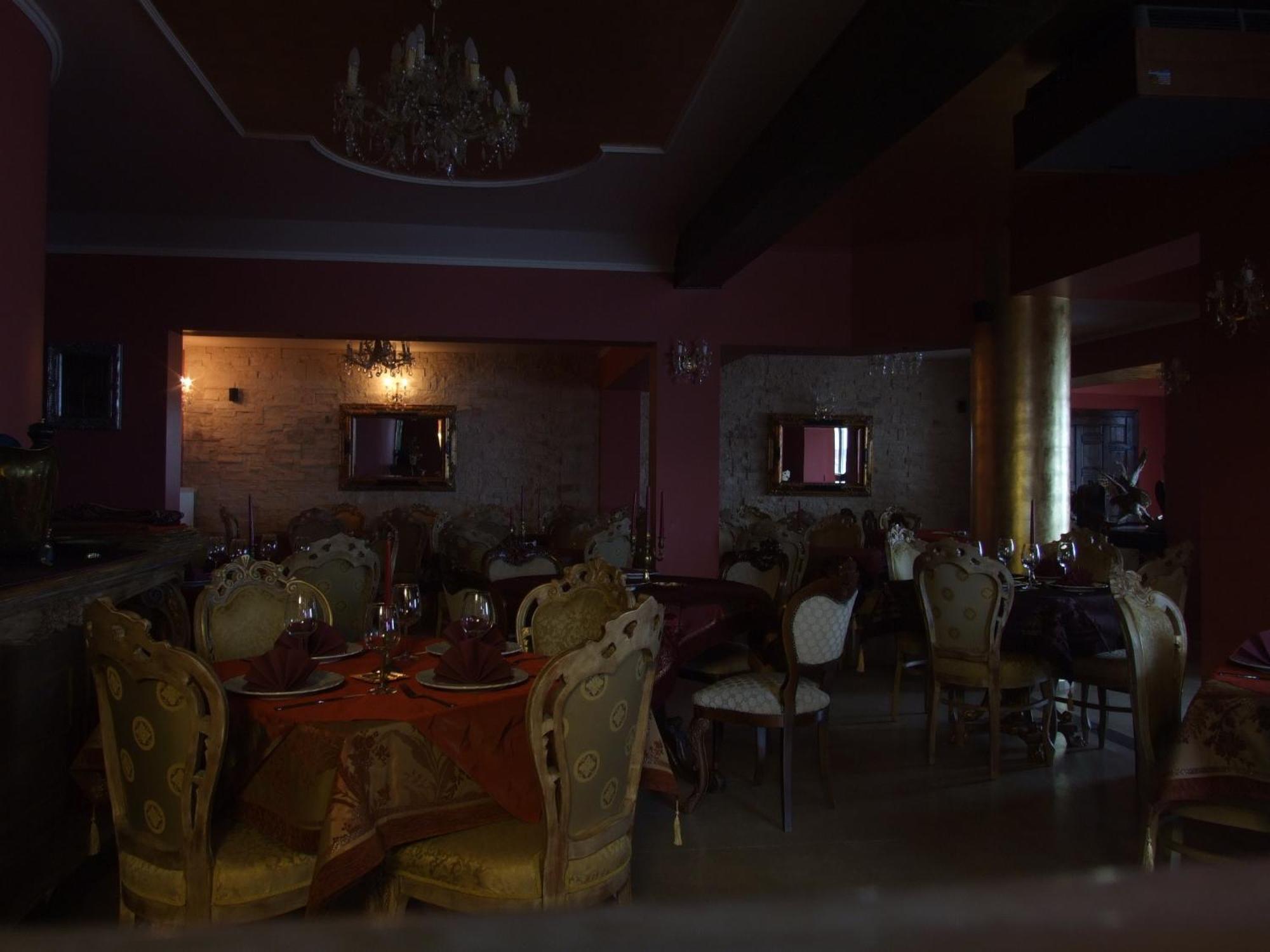 Hotel Royal Zalau Bagian luar foto
