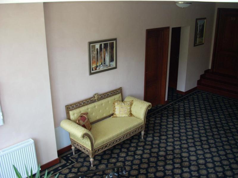 Hotel Royal Zalau Bagian luar foto