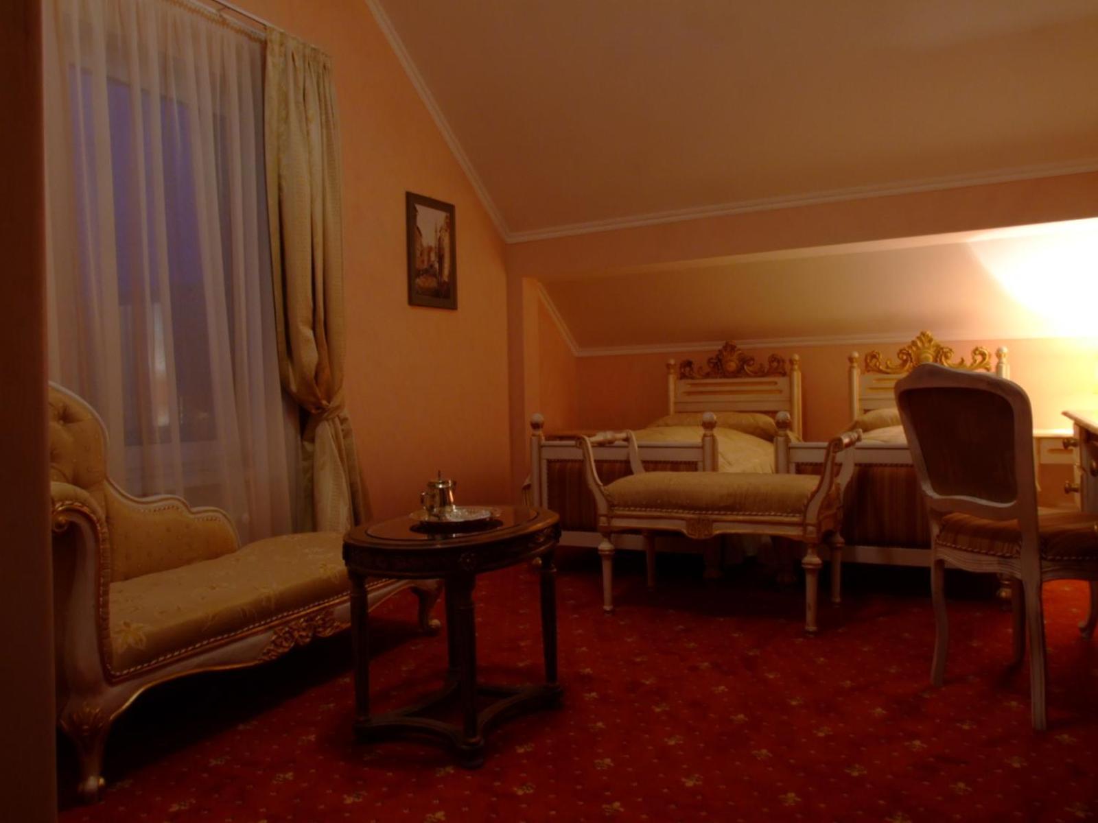 Hotel Royal Zalau Bagian luar foto
