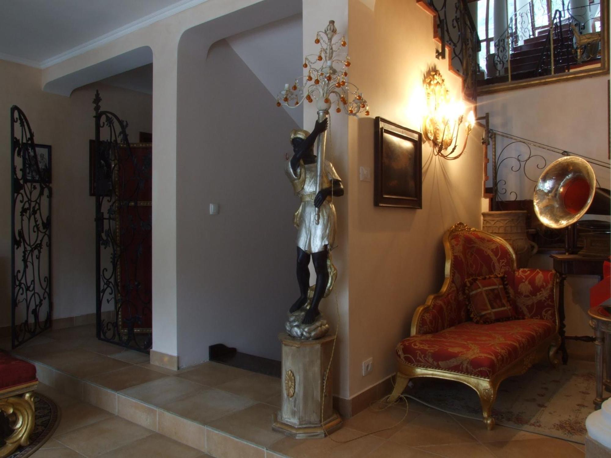 Hotel Royal Zalau Bagian luar foto