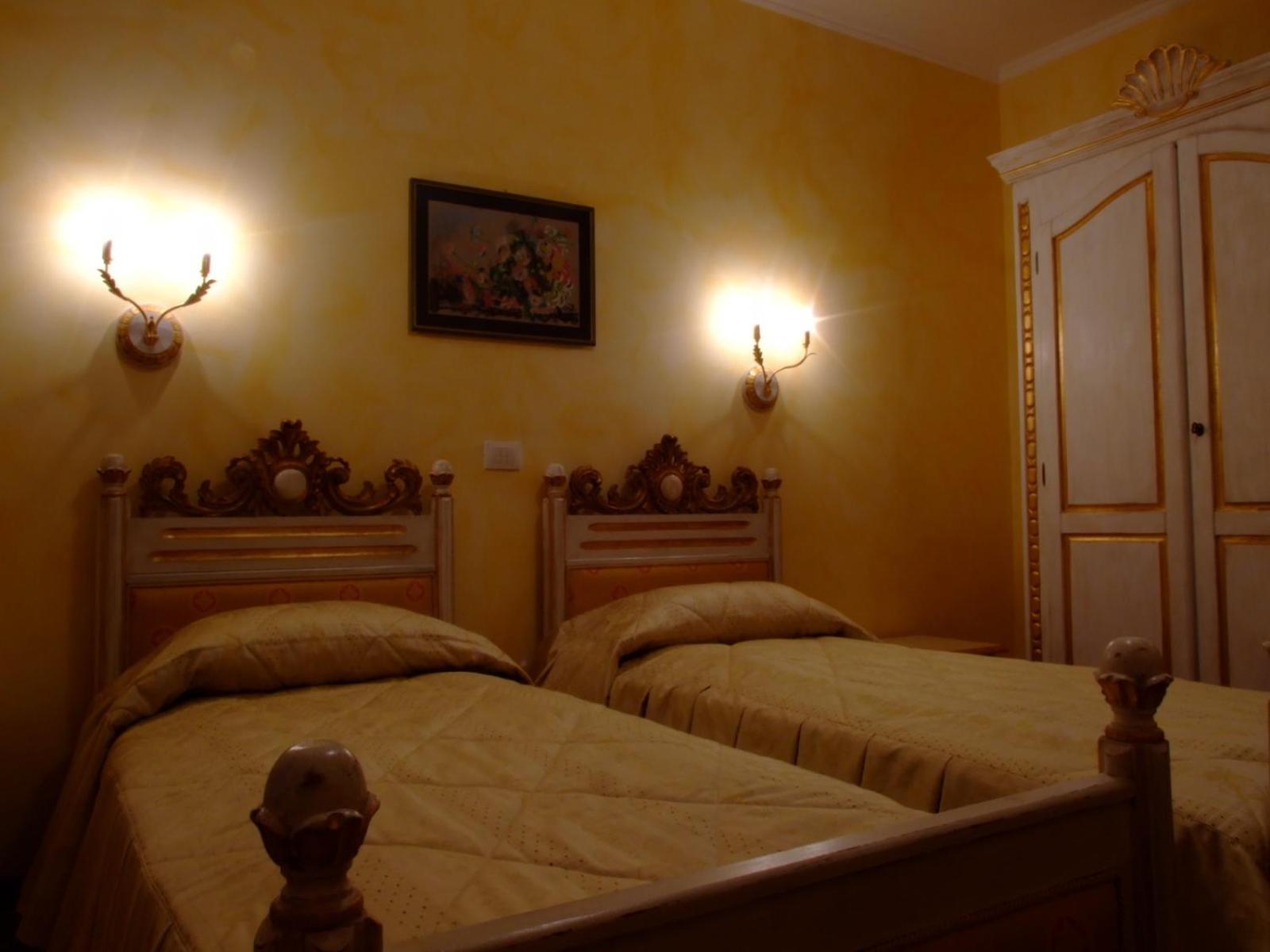 Hotel Royal Zalau Bagian luar foto