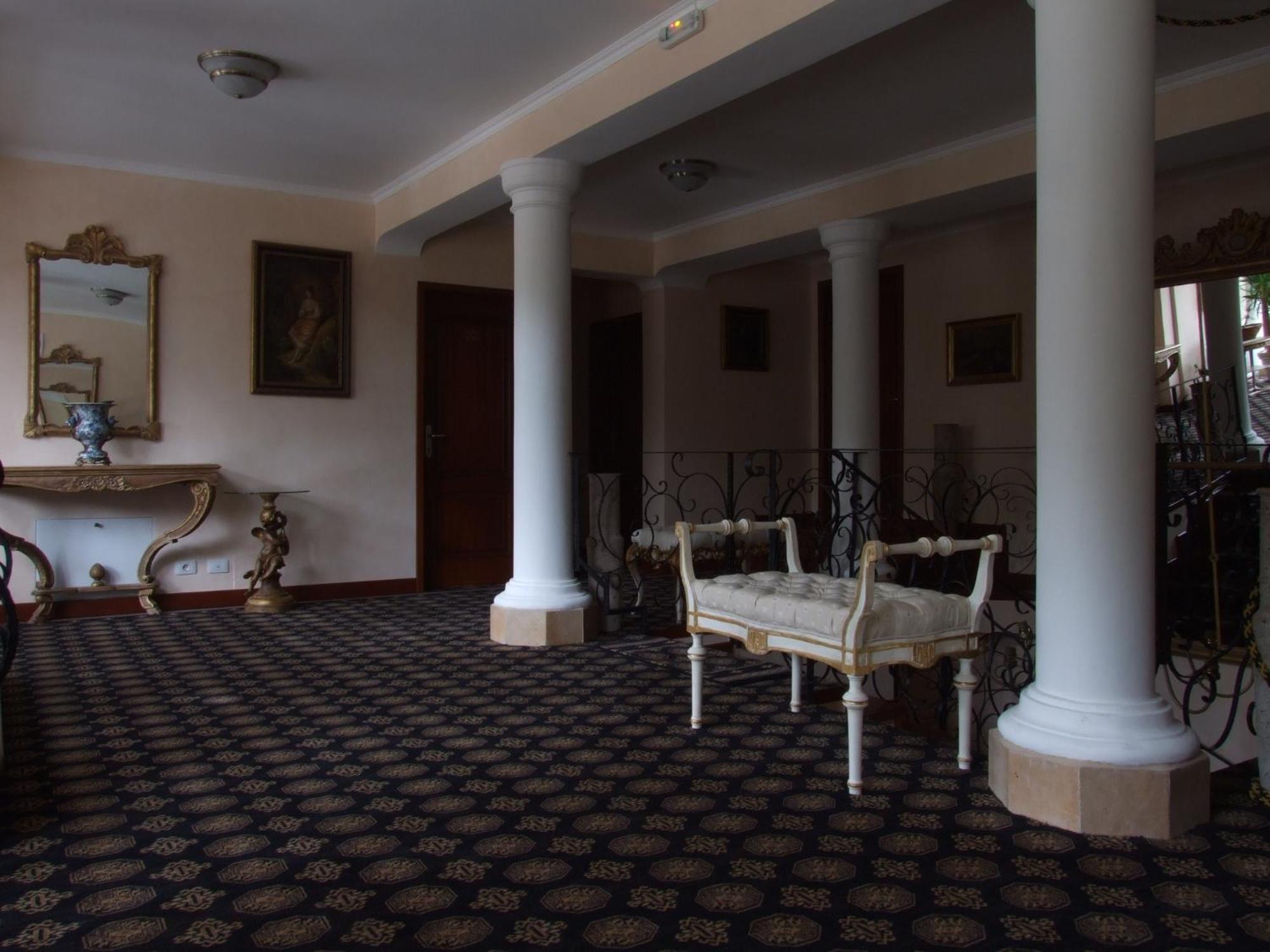 Hotel Royal Zalau Bagian luar foto
