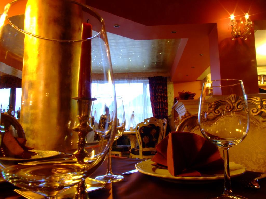 Hotel Royal Zalau Bagian luar foto