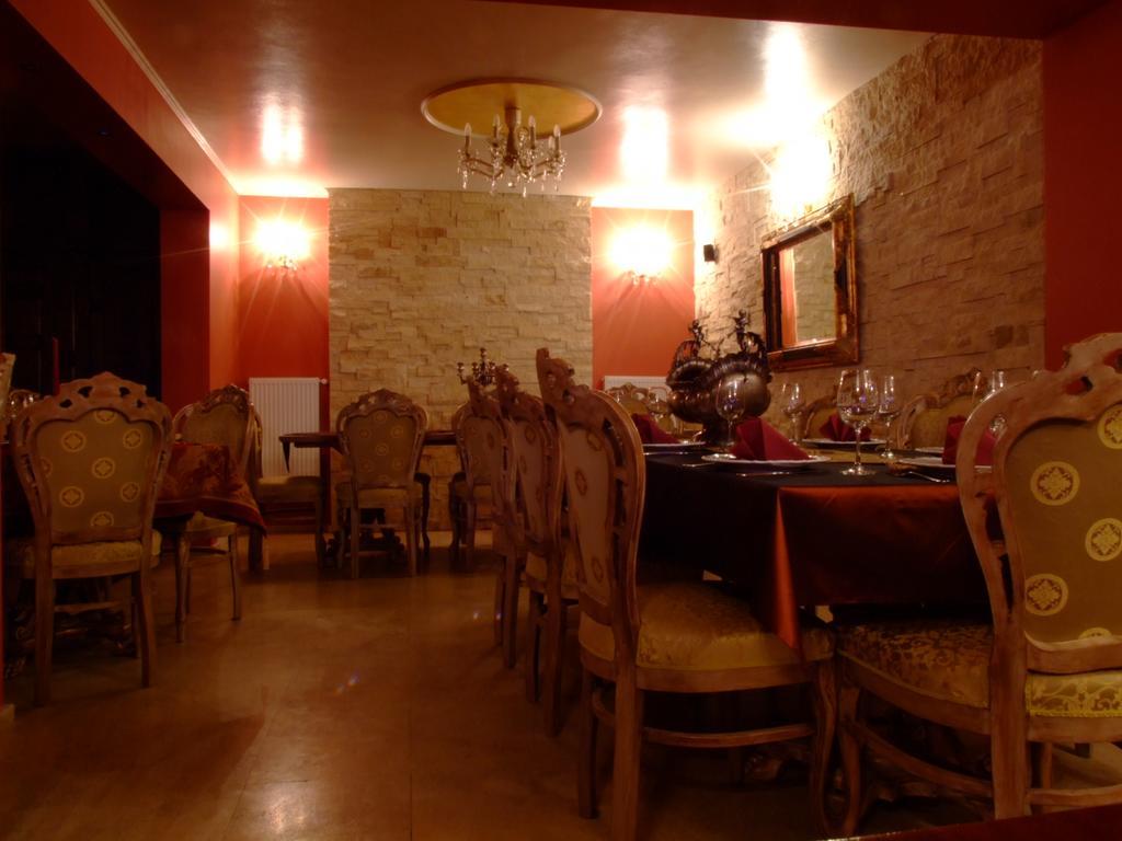 Hotel Royal Zalau Bagian luar foto