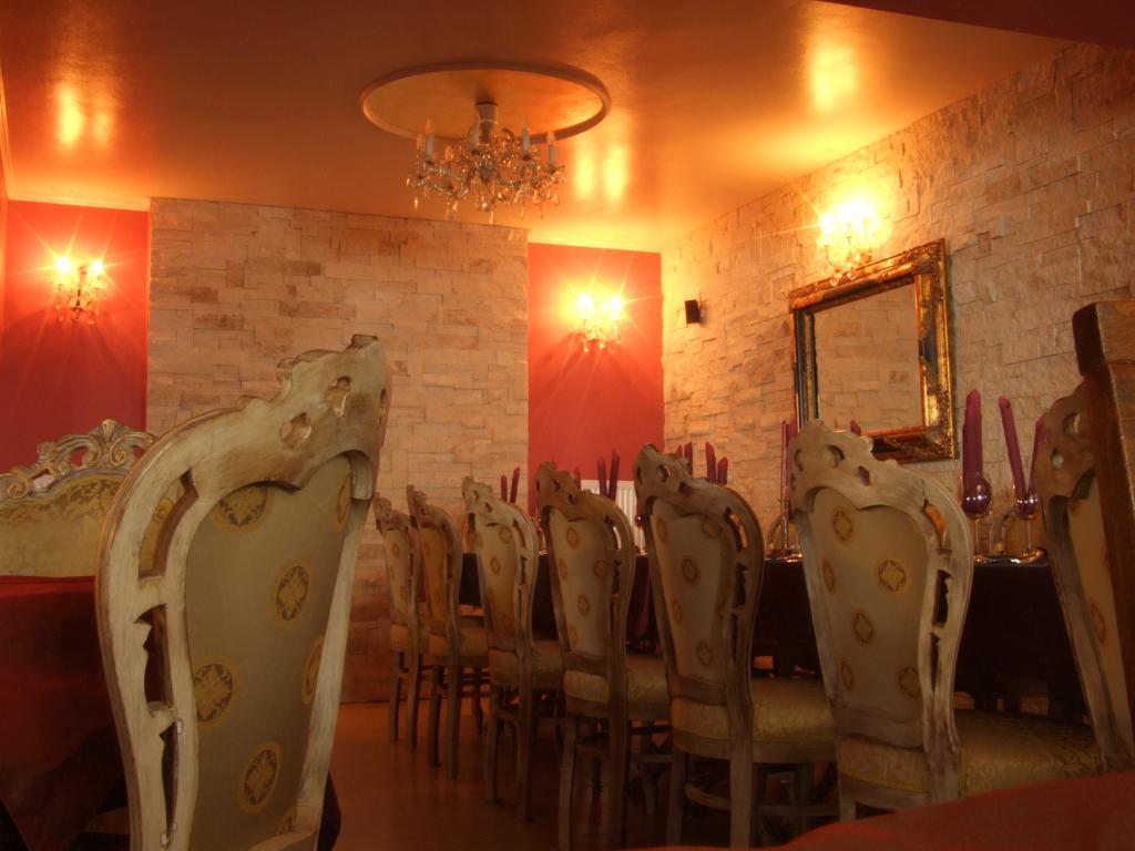 Hotel Royal Zalau Bagian luar foto